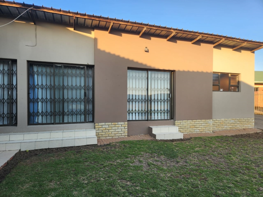 To Let 3 Bedroom Property for Rent in Hillside Free State